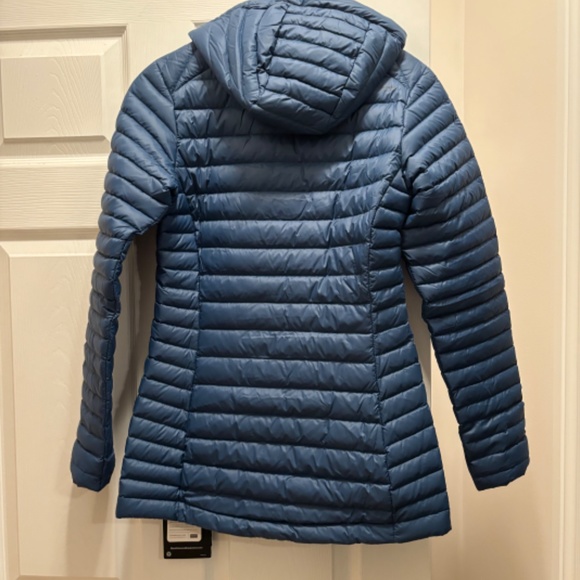 Black Diamond Women's Winter Jacket - Access Down Parka - Azurite / XS - Picture 7 of 9